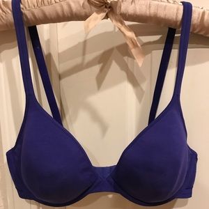 VICTORIA’S SECRET lightly lined plunge 34D